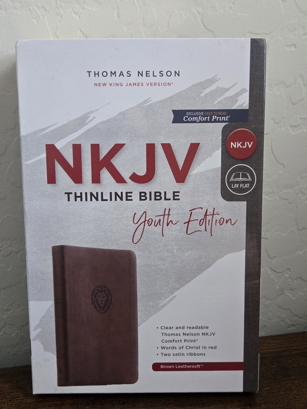 Thomas Nelson NKJV Thinline Bible Youth Edition Brown Leathersoft Lion Cover